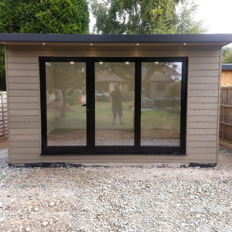 Bards 14' x 10' Othello Bespoke Insulated Garden Room - Composite