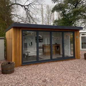 Bards 18' x 12' Othello Bespoke Insulated Garden Room - Cedar