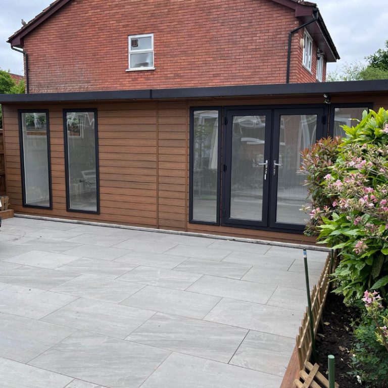 Bards 20' x 10' Othello Bespoke Insulated Garden Room - Composite