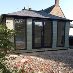 Bards 20' x 10' Yorick Bespoke Insulated Garden Room - Painted